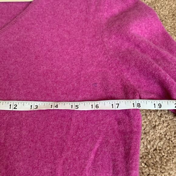 Charter Club V- Neck 100% Cashmere Sweater (Sz L) Bright Heathered Purple - Picture 7 of 8